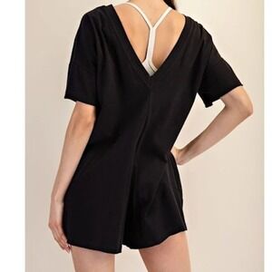 HYFVE Black V Neck Romper Short Sleeve Casual Comfy Womens Size Small‎